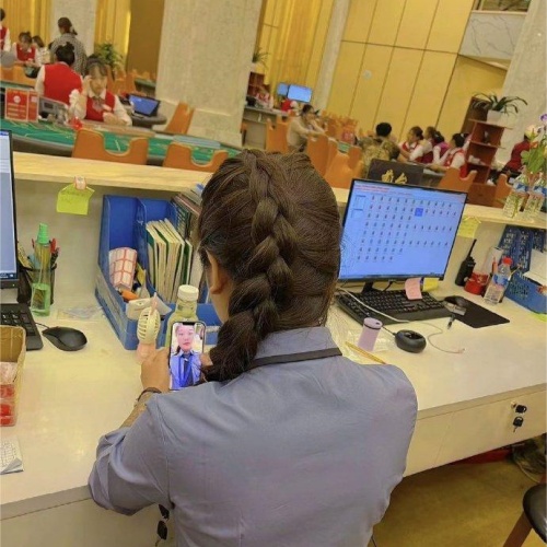 蓝狮在线游戏冠军奖杯